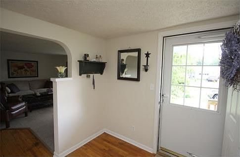 2nd image of 3 Oak Dr