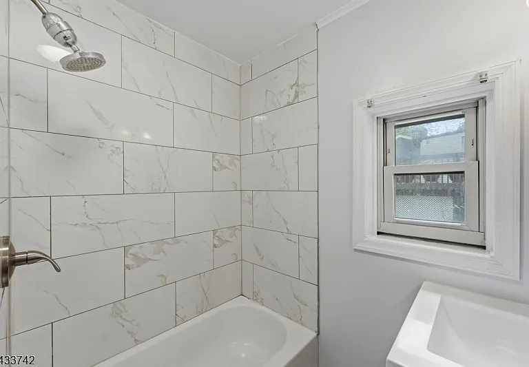 33 Hillside Ave — Photo 7