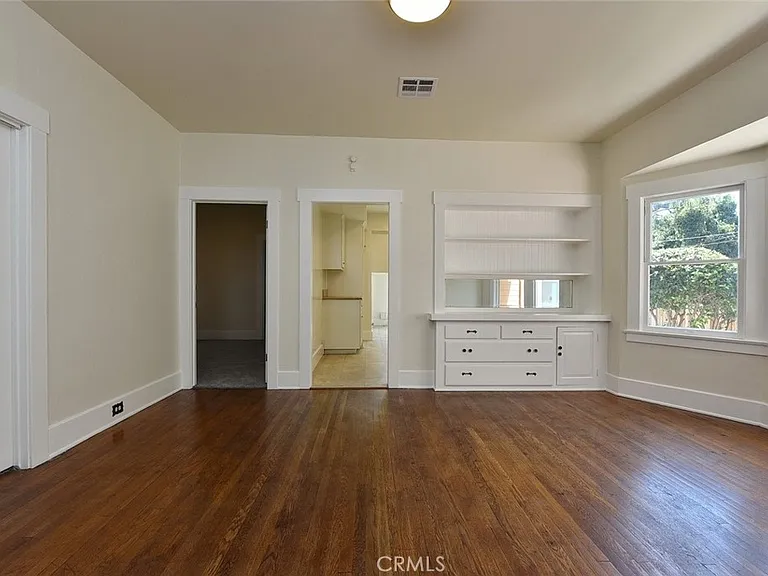 470 W Center St — Photo 9