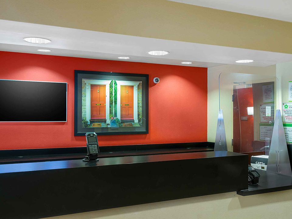 Lobby and Guest Check-in