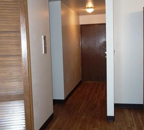 5th image of 505 S Van Buren St
