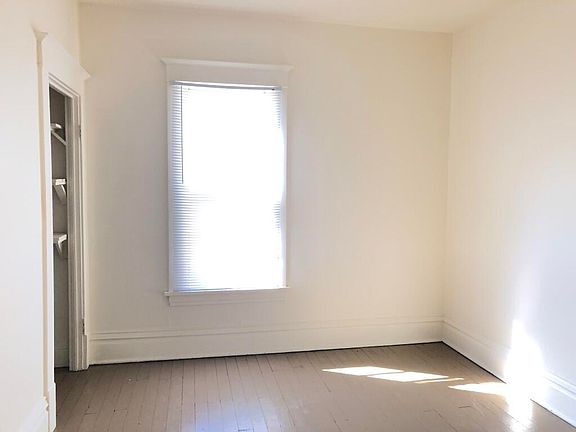 5th image of 345 Lincoln Ave