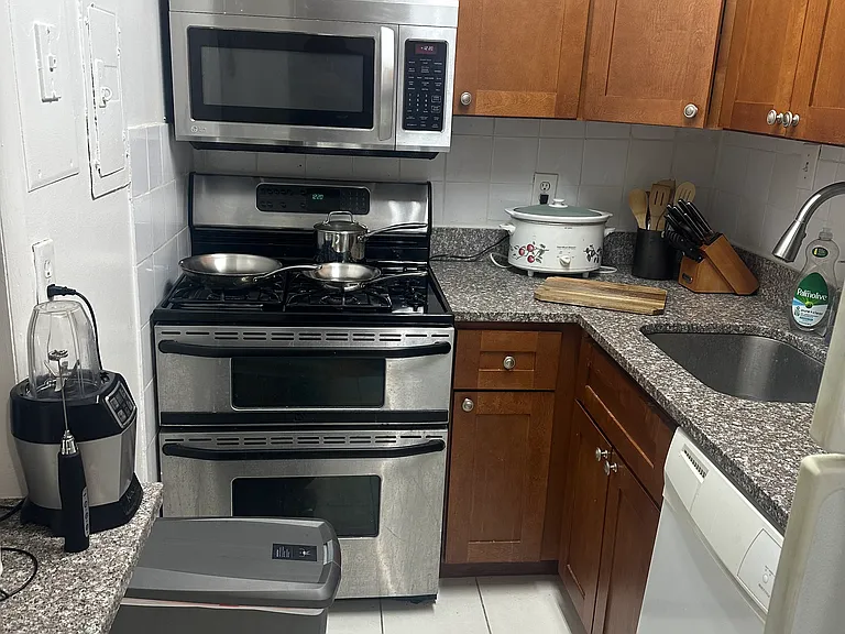 6001 Arlington Blvd #209 — Photo 1