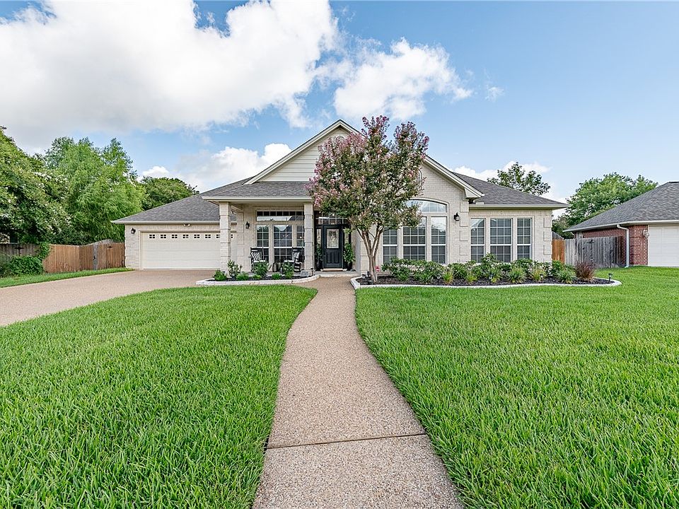 1st image of 704 Plum Hollow Dr