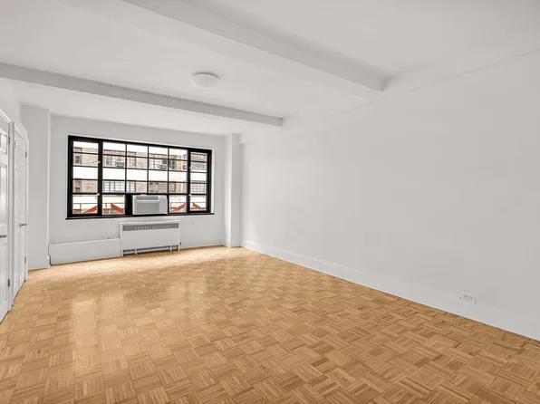 310 East 44th Street image 1 of 27
