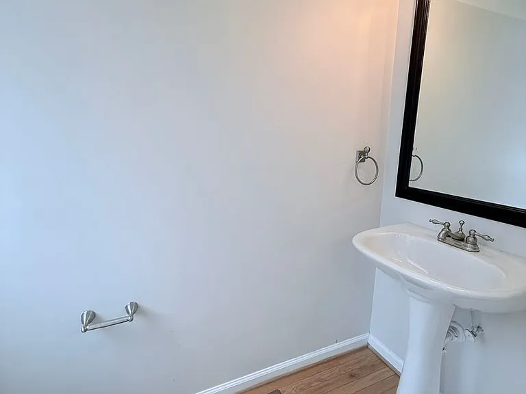 1055 Park Row N — Photo 10