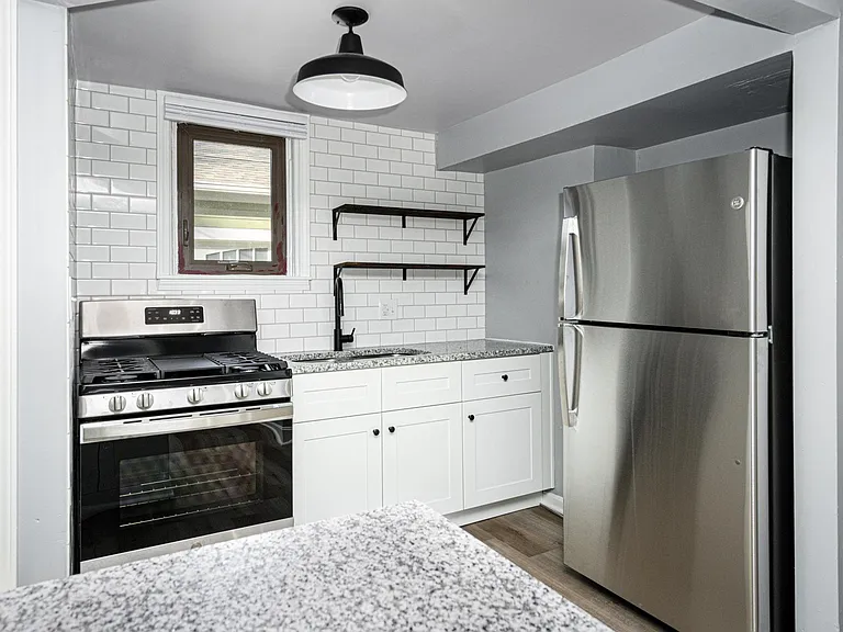 1802 N Talbott St #1 — Photo 4