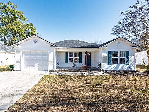 3rd image of 819 Kristen Ln