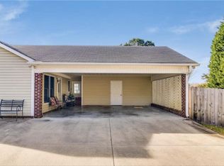 2455 Willard Rd, High Point, NC 27265