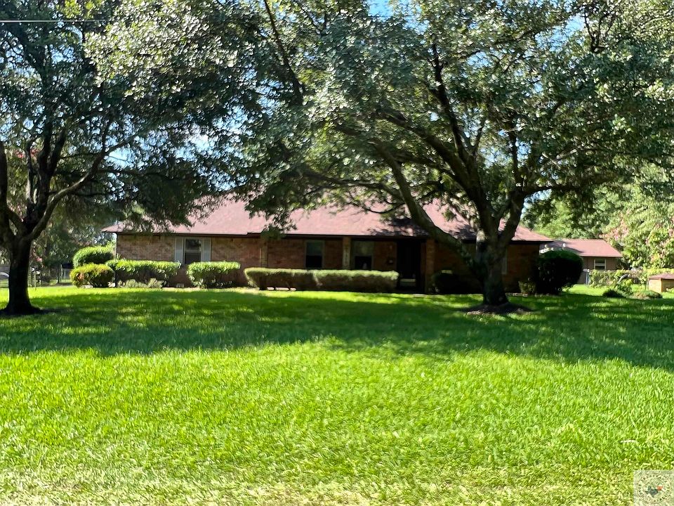 1st image of 424 Northwest Dr