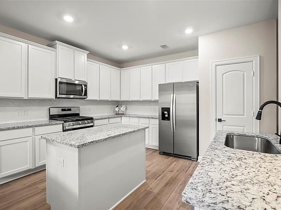 3rd image of 824 Dawn Redwood Ct