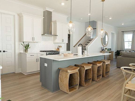 5th image of 18 McKenna Way