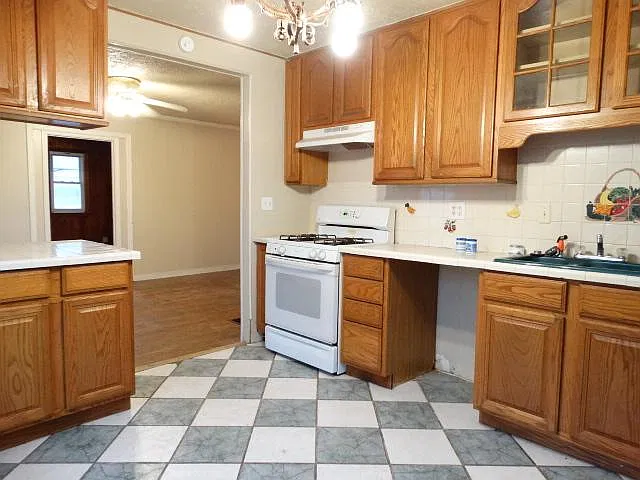 3 bed, 1.5 bath, 1189 sqft, $850 — Photo 3