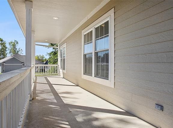 2nd image of 1404 Amanda Jean Way