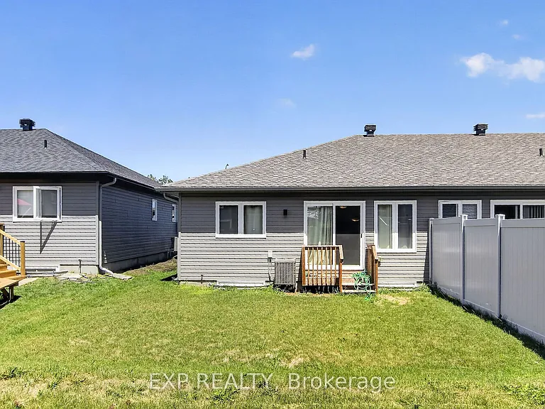 98 Seabert Dr — Photo 38