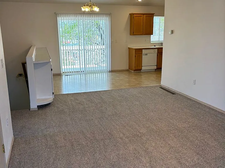11719-21 E Nora Ave — Photo 3