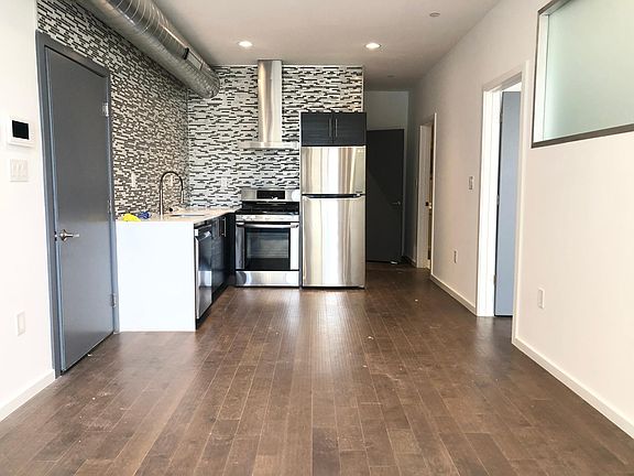 2nd image of 1531 N Franklin St #200