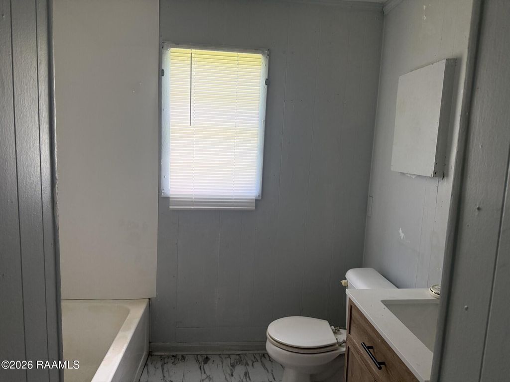 1188 Abraham Ave, Ville Platte, LA - More