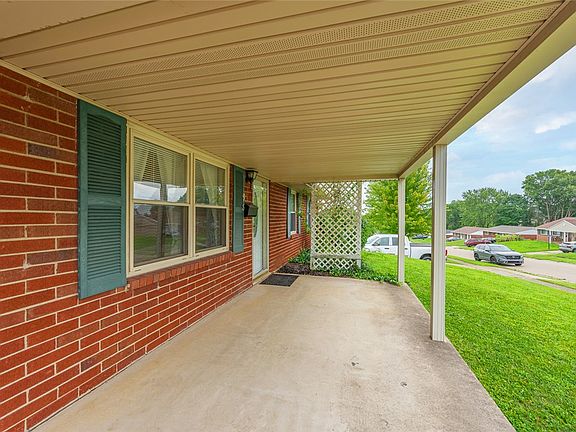 5th image of 98 Moore Dr