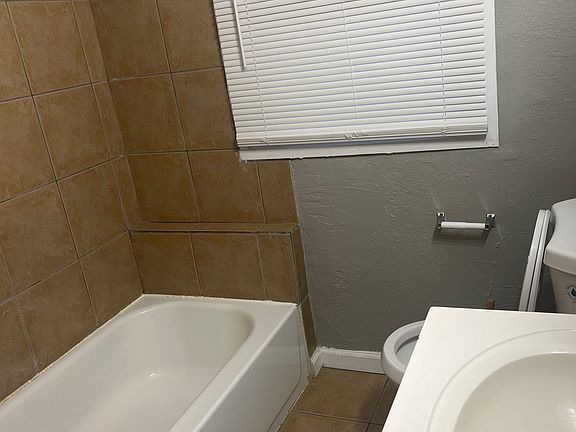 5th image of 1334 E 59th St