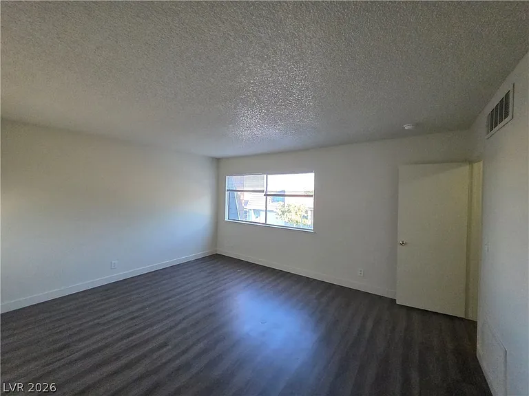 3364 Royce Ct — Photo 48