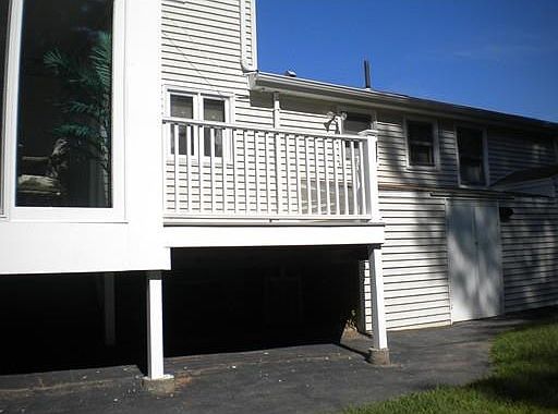 3rd image of 360 Caswell St