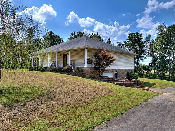 2nd image of 539 Country Crossing Dr