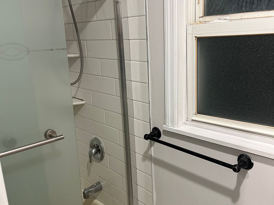 1st image of 94 McWhorter St Floor 2