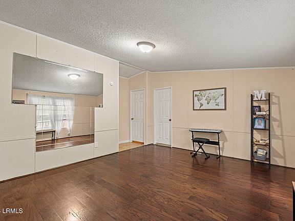 4th image of 6 Adams Way
