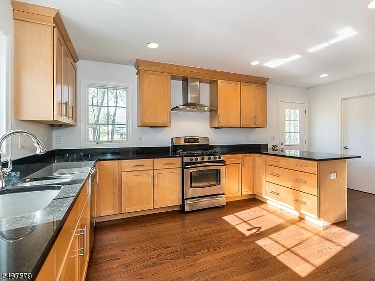 130 Littleton Rd — Photo 9
