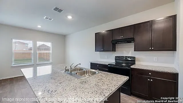 4 bed, 2.5 bath, 1968 sqft, $1,950 — Photo 3