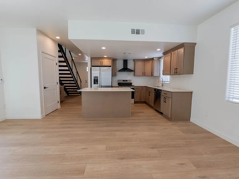 1300 N Rook Ave #15 — Photo 2