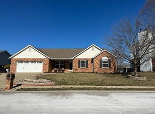 124 Papillon Dr, Swansea, IL
