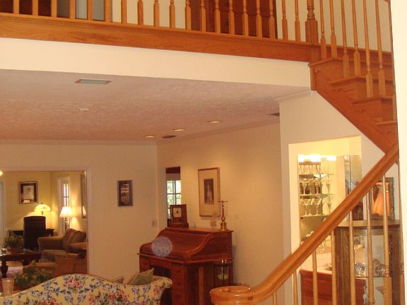 Stairs in 2 Story Foyer