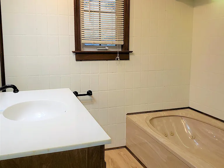 Newly remodeled upper bath.