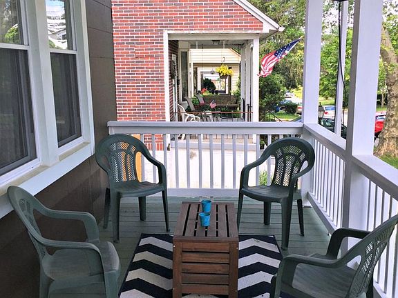 Enjoy the quite neighborhood!