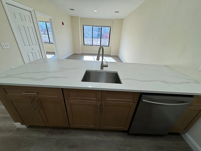 668 Communipaw — Photo 19