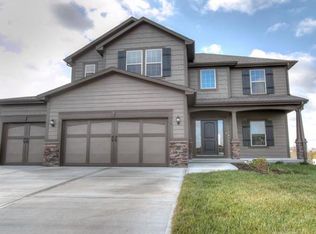 915 W 9th Ave, Kearney, MO 64060