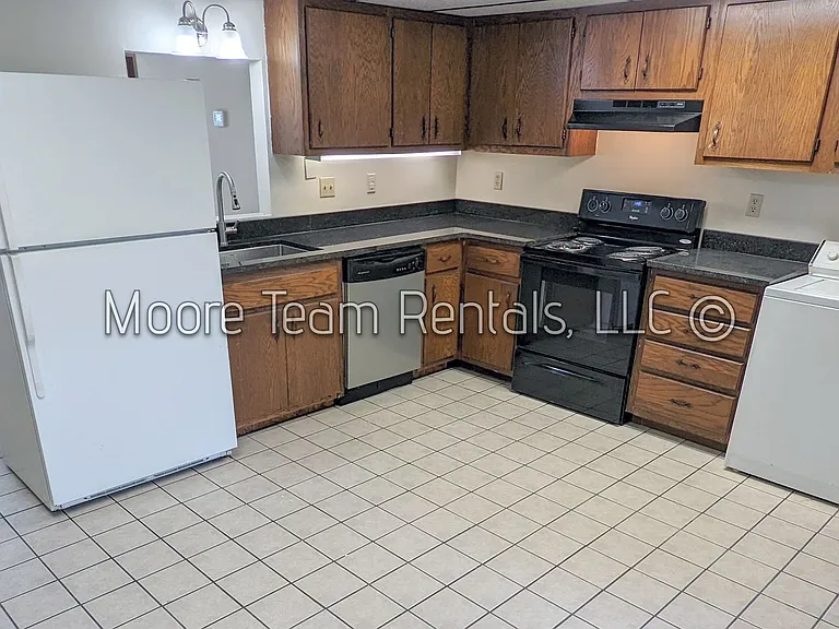 103-109 Paradise Ave — Photo 4