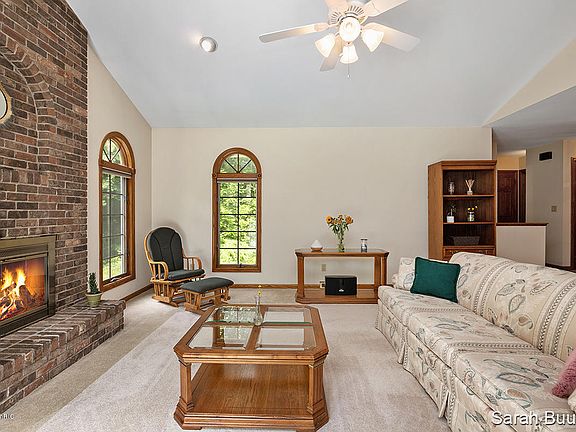 5th image of 5583 Pine Island Dr NE