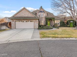228 Saddlebrook Ct, Yakima, WA 98908