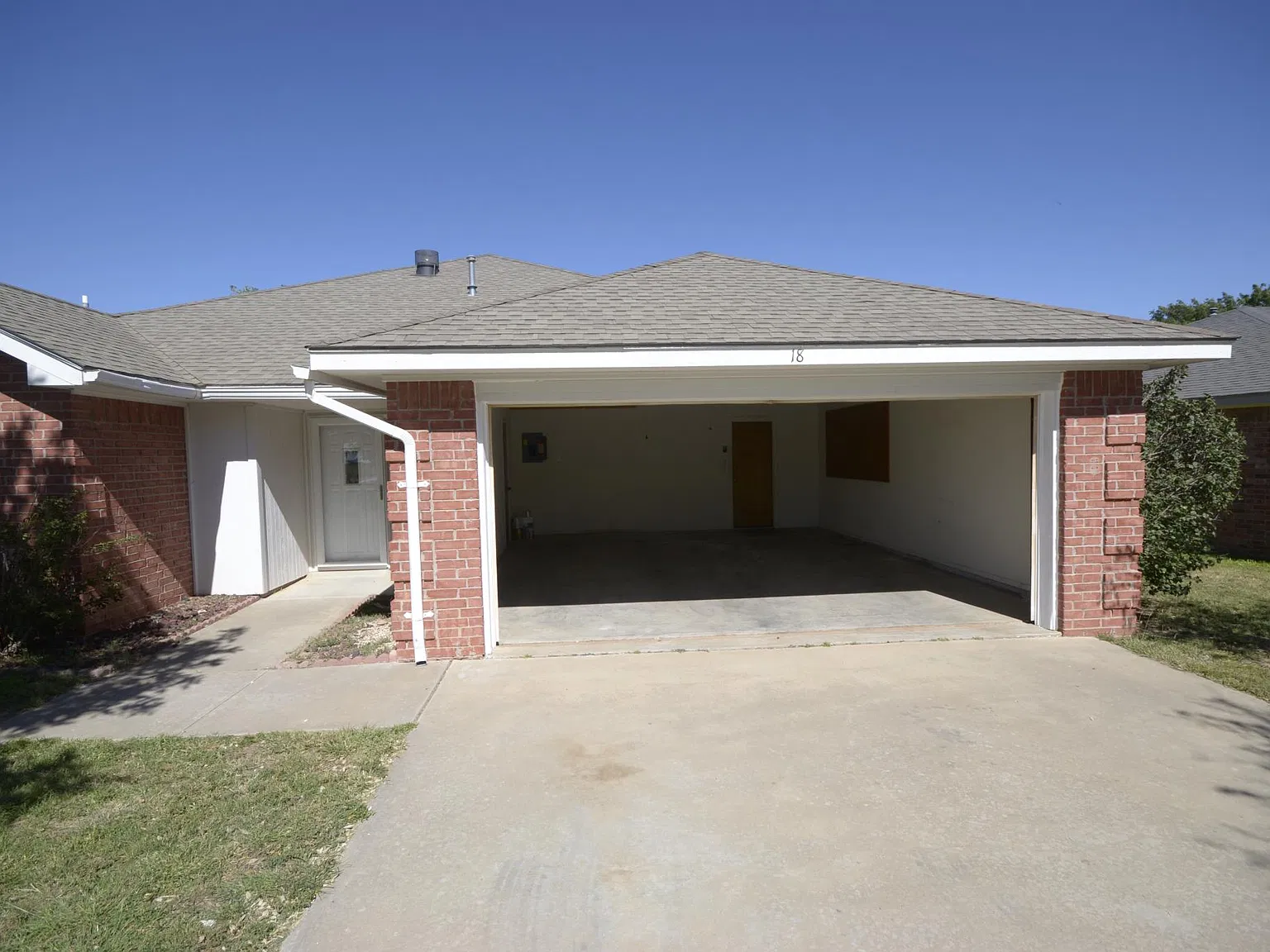 3 bed, 1682 sqft, $2,000 — Photo 2
