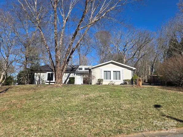 7 Pine Meadow Dr #11, Asheville, NC 28804