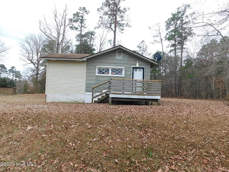 240 Dogwood Dr — Photo 1