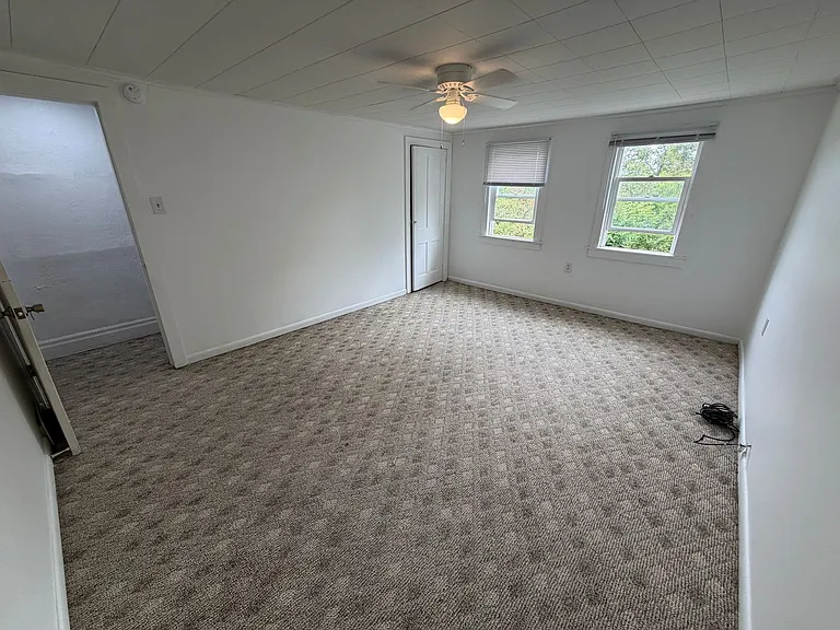 31 Maple St — Photo 10