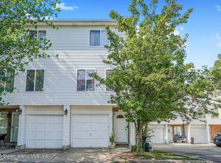 49 Jamie Ln, Staten Island, NY 10312
