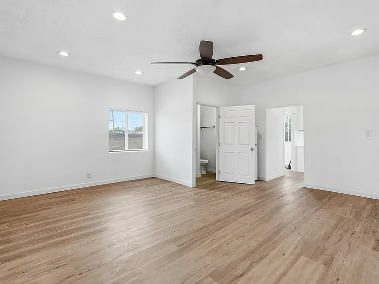 8647 Corbin Ave — Photo 40