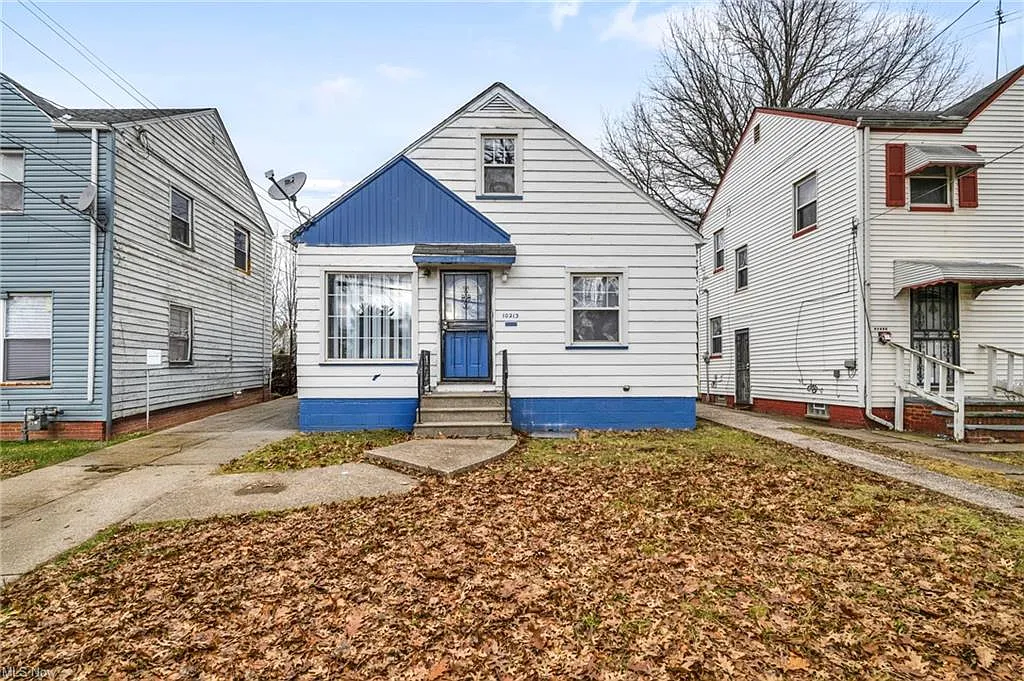 10213 Dove Ave photo 1