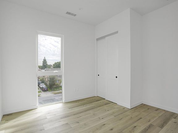 5th image of 4177 S Normandie Ave #1