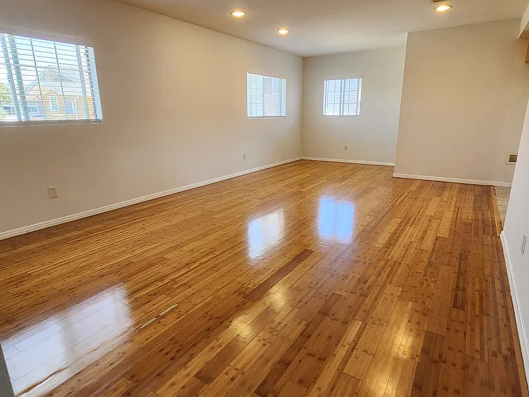1647 S Van Ness Ave — Photo 4